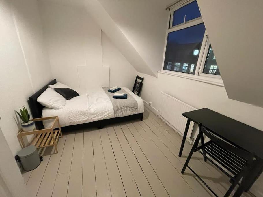 Stunning 2 Bedroom On Tower Bridge Лондон Экстерьер фото