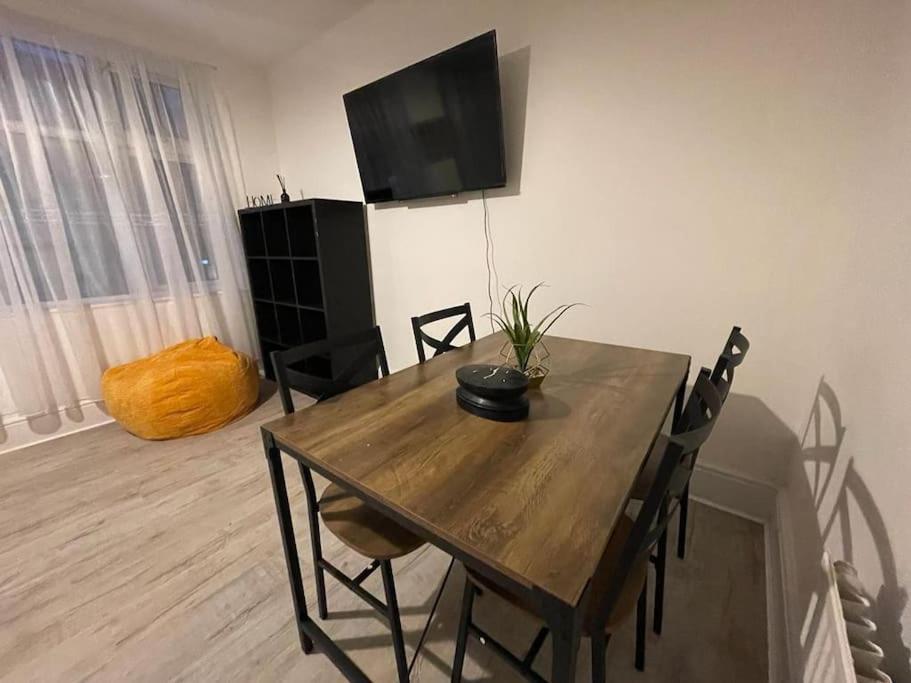 Stunning 2 Bedroom On Tower Bridge Лондон Экстерьер фото